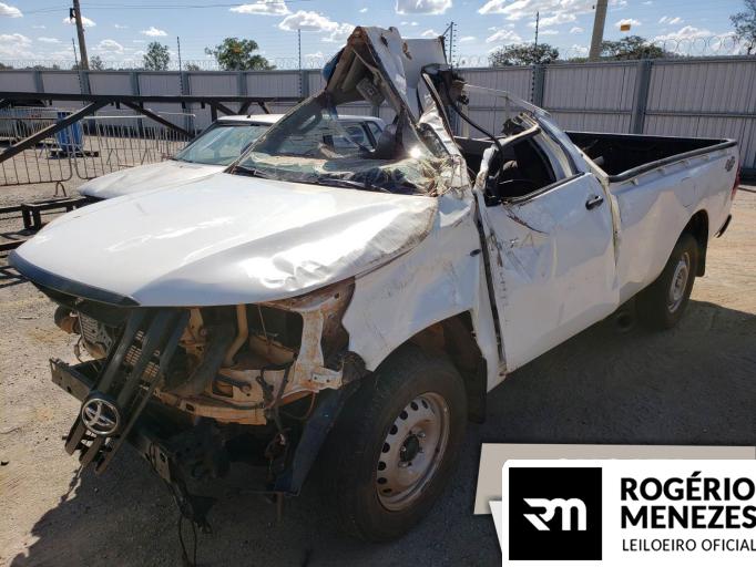 TOYOTA HILUX CS 19/19