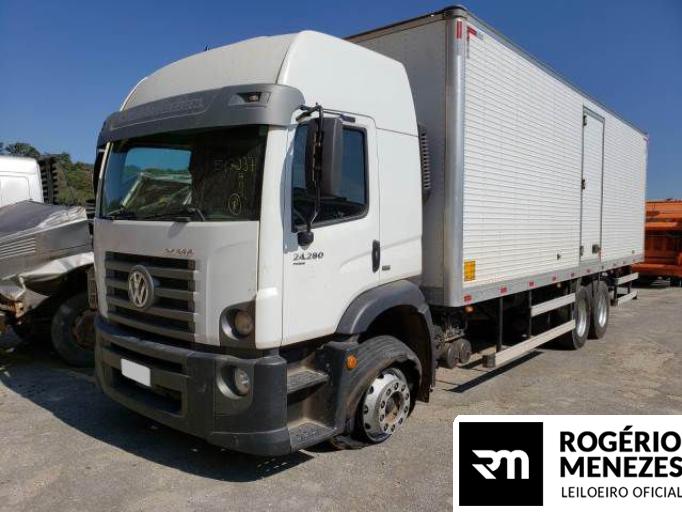 VOLKSWAGEN CONSTELLATION 19/20